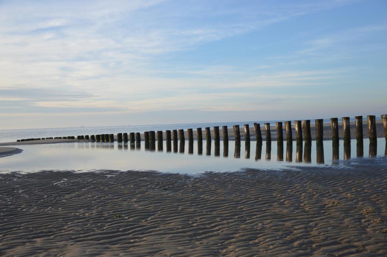 Hotel Breeze Ameland Hollum  Esterno foto