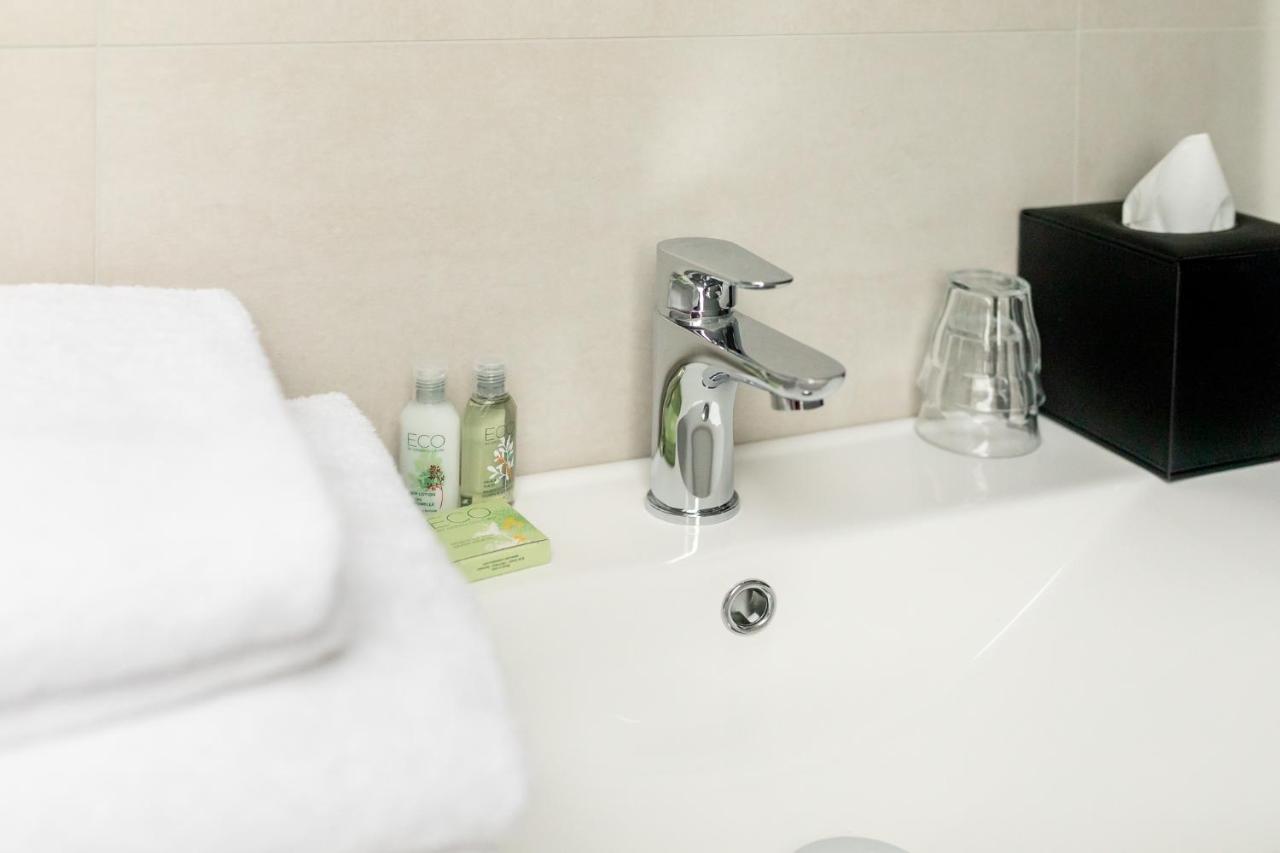 Hotel Breeze Ameland Hollum  Esterno foto